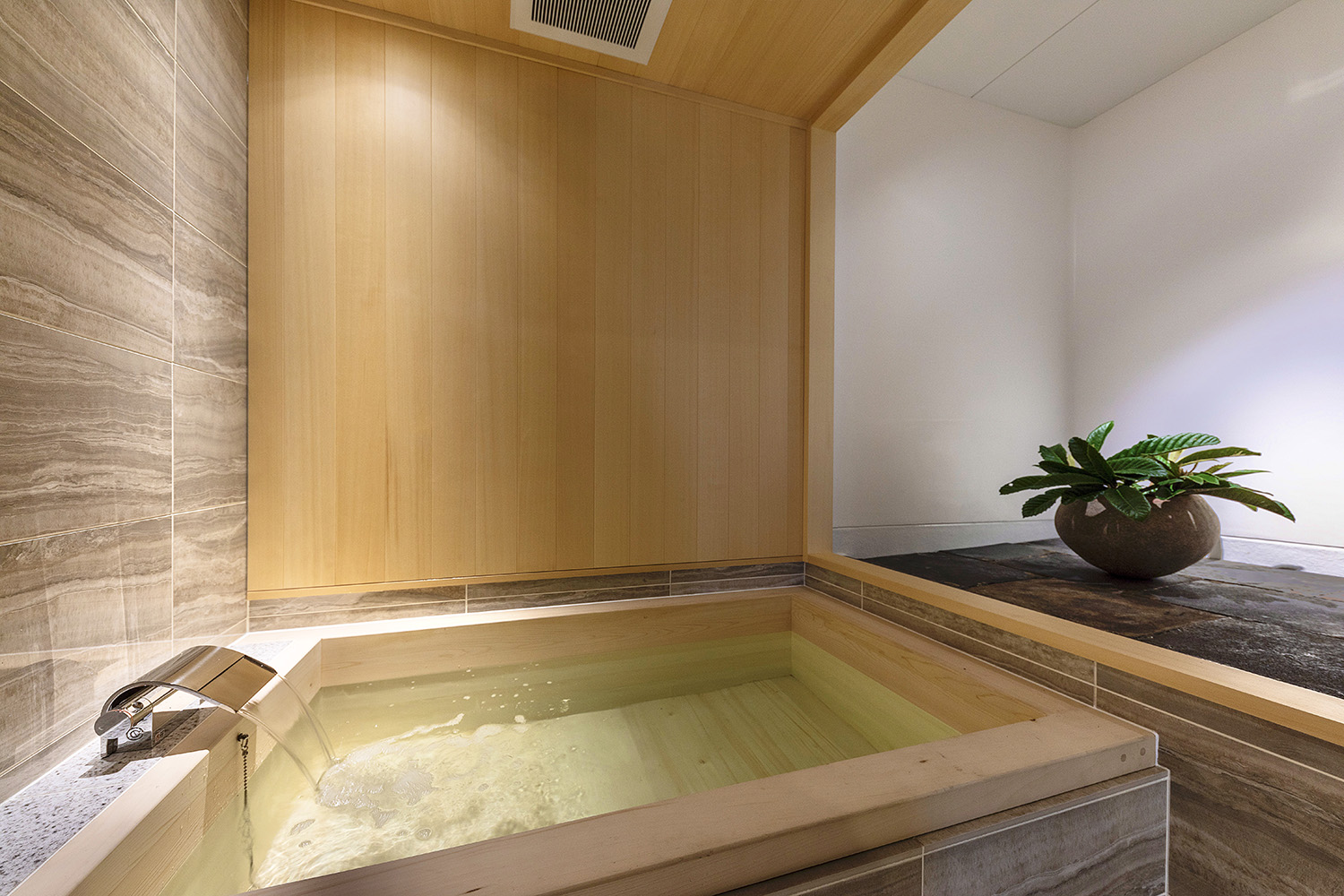 高野槙の浴室